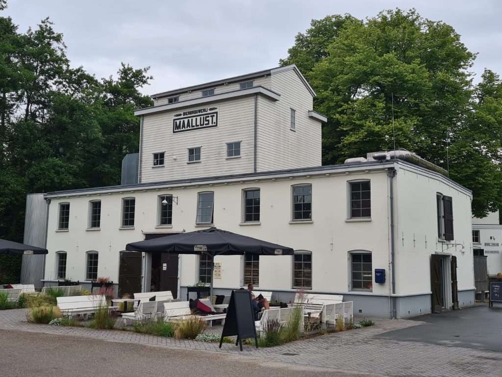 Brouwerij Maallust proost mannen